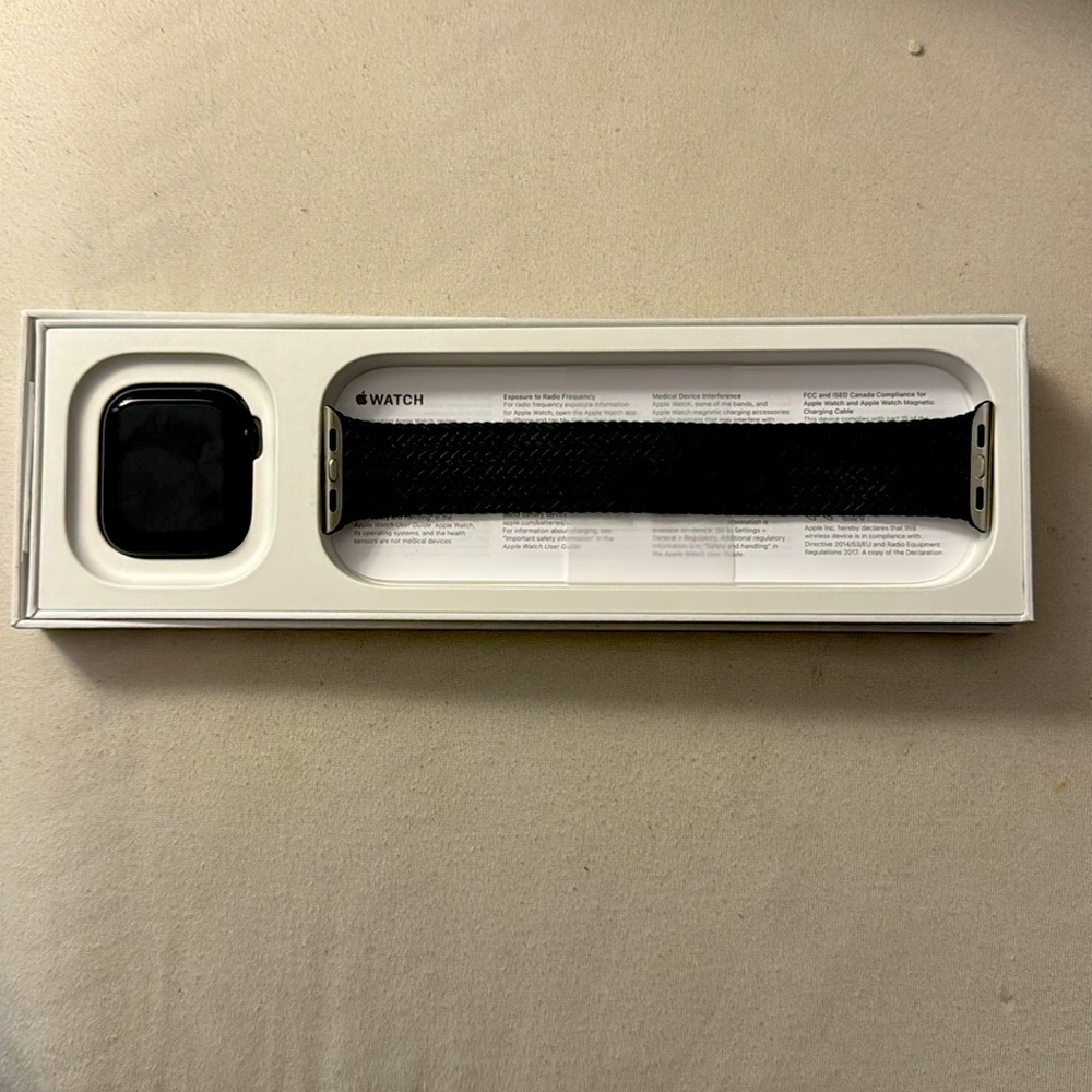 Apple Watch Series 9 41mm with Braided Sports Loop band in size 7.